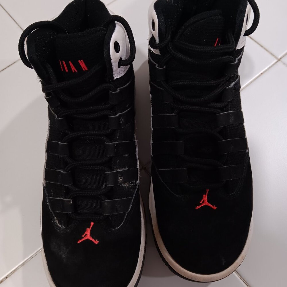 Nike Air Jordan Kids size 4 - Picture 3 of 8